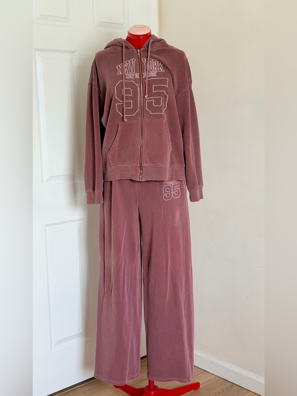 Forever 21 Wide Leg Tracksuit Set New York 95 Hoodie + Pants Doen pink S/M Tall